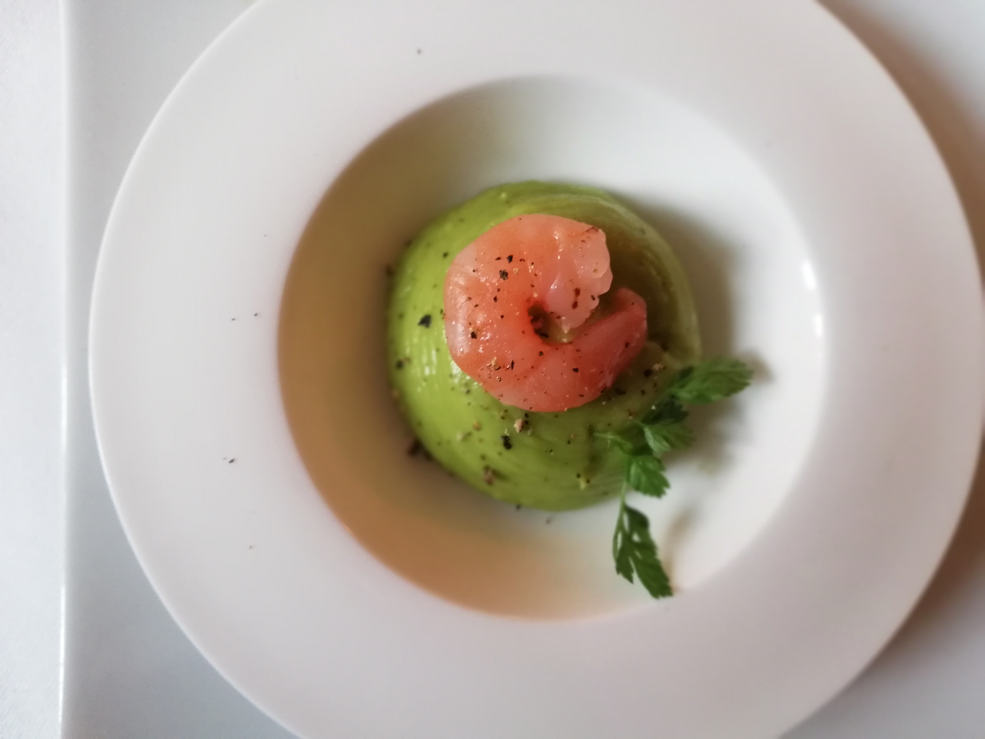 Amousbouche Zucchini Mousse und Garnele